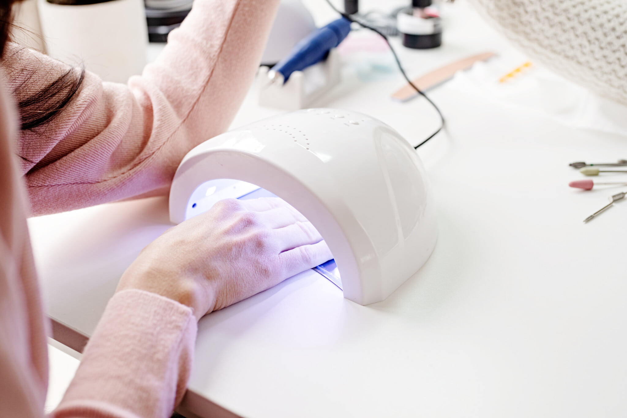Ultimativni Vodič za Odabir Savršene UV/LED Lampe za Nokte
