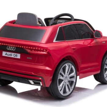 Audi Q8 Licencirani Auto Na Akumulator Crveni 3.jpg