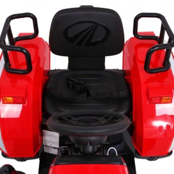 Mahindra Traktor Na Akumulator Crveni 6.jpg