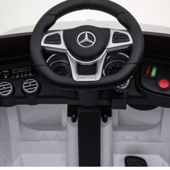 Mercedes Glc 63s 4x4 Crni Lakirani Auto Na Akumulator 6.jpg