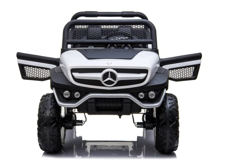 Mercedes Unimog Polar White Auto Na Akumulator 4.jpg