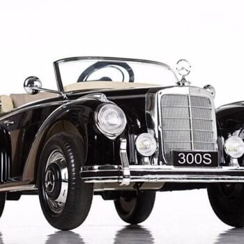 Mercedes Benz 300s Retro Auto Na Akumulator.jpg