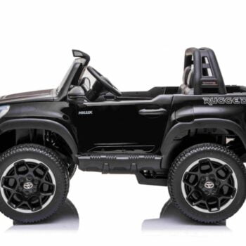 Toyota Hilux Crna Auto Na Akumulator 2.jpg