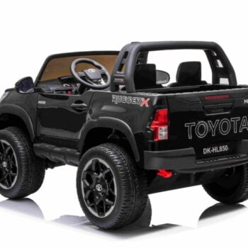 Toyota Hilux Crna Auto Na Akumulator 3.jpg