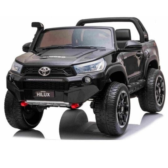 Toyota Hilux Crna Auto Na Akumulator.jpg