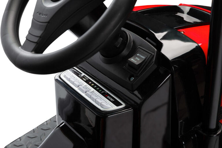 Traktor Na Akumulator Hector Ruby Red 6.jpg