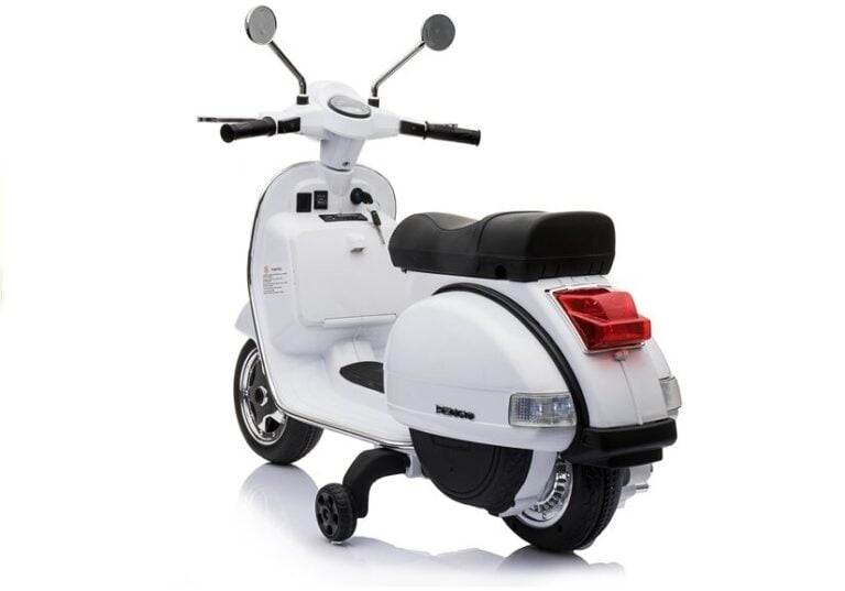 Vespa Bijela 3.jpg