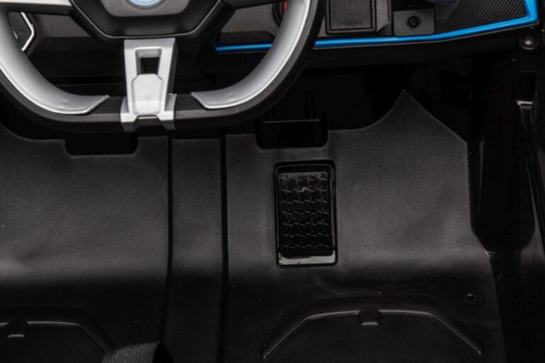 Auto Na Akumulator Bmw I4 Crni Limited 7.jpg